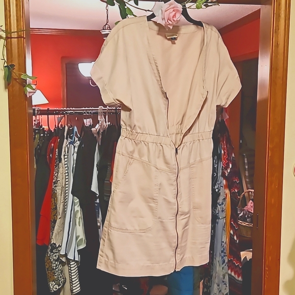 Universal Thread Dresses & Skirts - Utility Dress, Size M Universal Thread, pale pink with pockets, zip up front